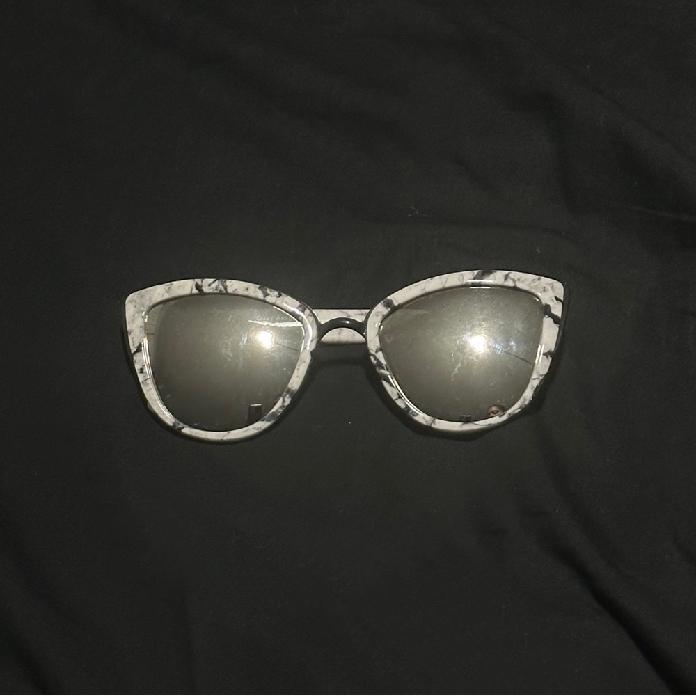 Quay Australia Sunglasses - Black & White Marble - ONE SIZE